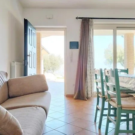 In Roseto Degli Abruzzi Mit Grill, Gemeinsamem Pool Und Garten Apartamento