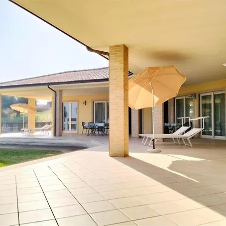 In Roseto Degli Abruzzi Mit Grill, Gemeinsamem Pool Und Garten Apartment *