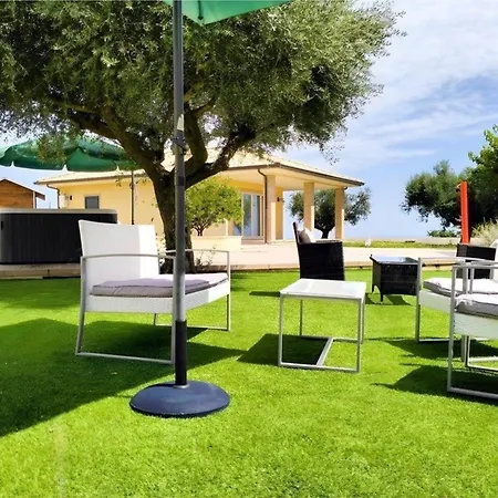 In Roseto Degli Abruzzi Mit Grill, Gemeinsamem Pool Und Garten * L'Annunziata