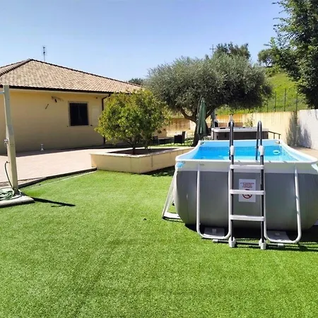 In Roseto Degli Abruzzi Mit Grill, Gemeinsamem Pool Und Garten Apartment